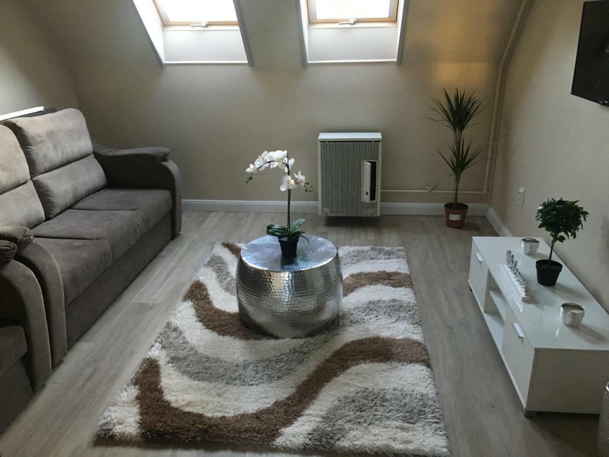 Glamour Apartman Apartment Егер Екстериор снимка