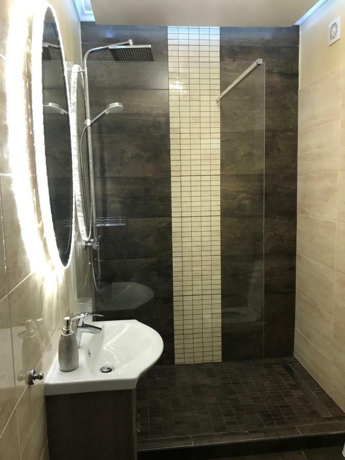 Glamour Apartman Apartment Егер Екстериор снимка