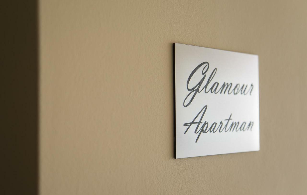 Glamour Apartman Apartment Егер Екстериор снимка